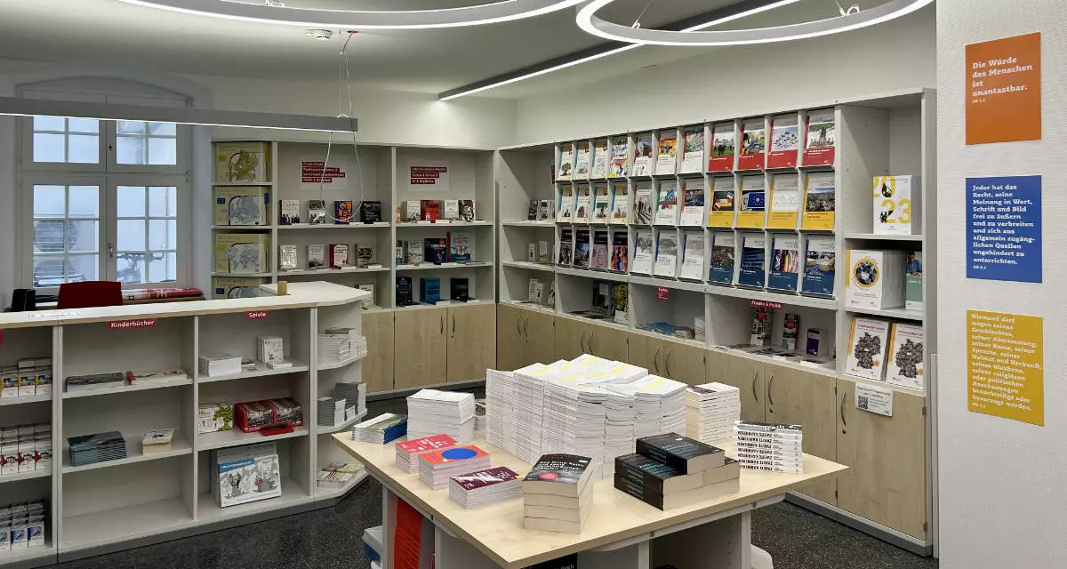 Shop der LpB Freiburg in der Rathausgasse 33. Foto: LpB Freiburg Shop der LpB Freiburg in der Rathausgasse 33.